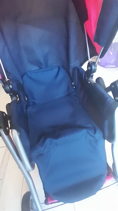 Коляска для ляльок.