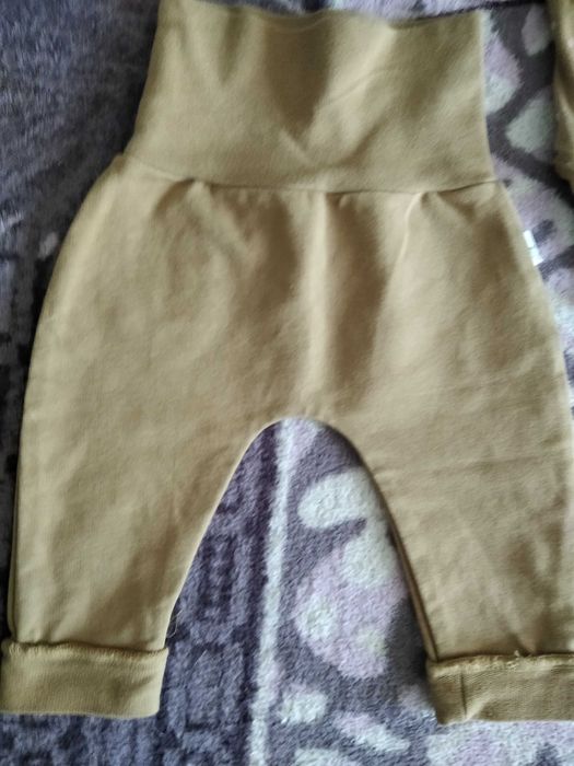 Бодик и штанишки для новорожденному размер 50/56.