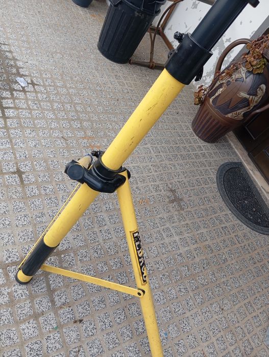 Suporte para reparação de bicicletas