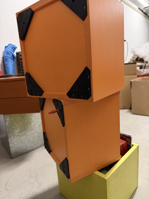 Prateleira em forma de cubo