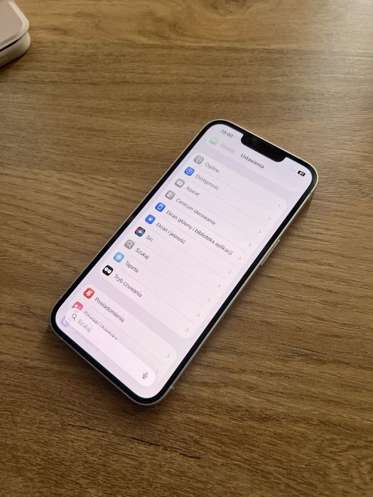 iPhone 13 biały