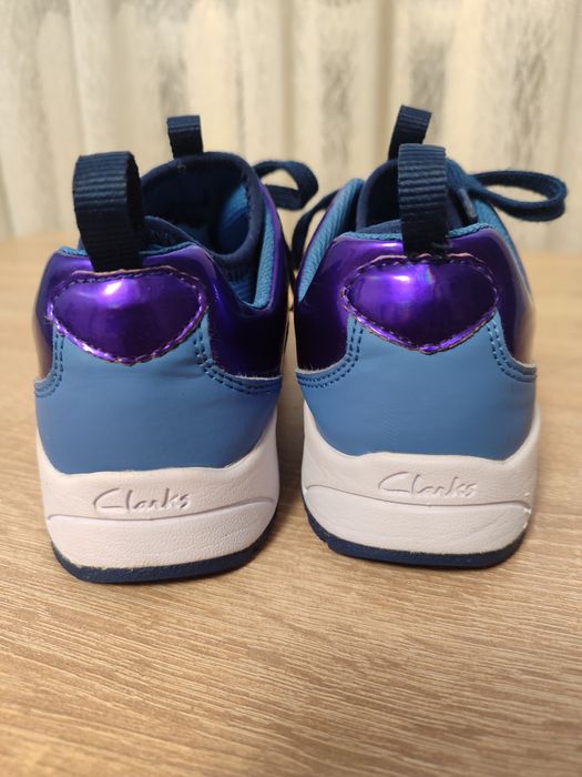 Кросівки ,Clarks Adven Jump / спортивні туфлі для дівчаток / EU 34