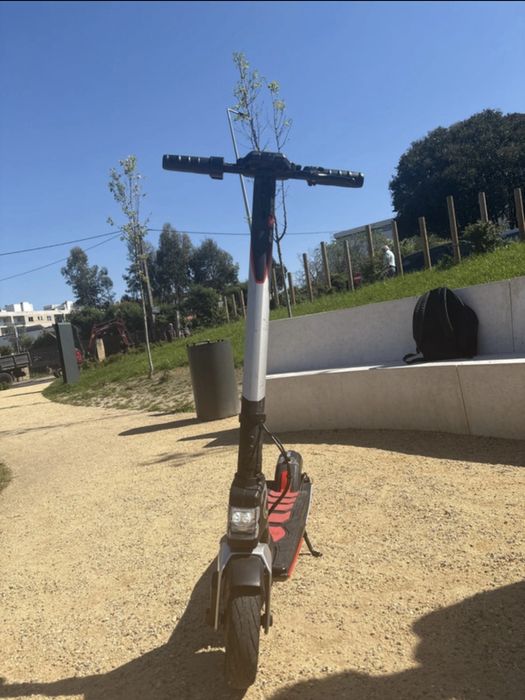 Vendo trotinete aprilia eSR1