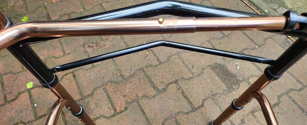 aluminiowy balkonik kroczący