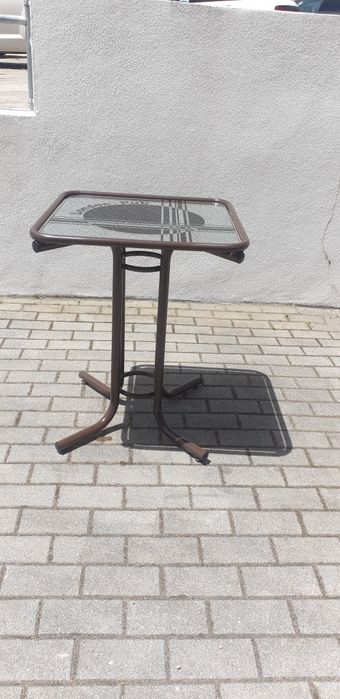 Mesa c/ tampo em vidro