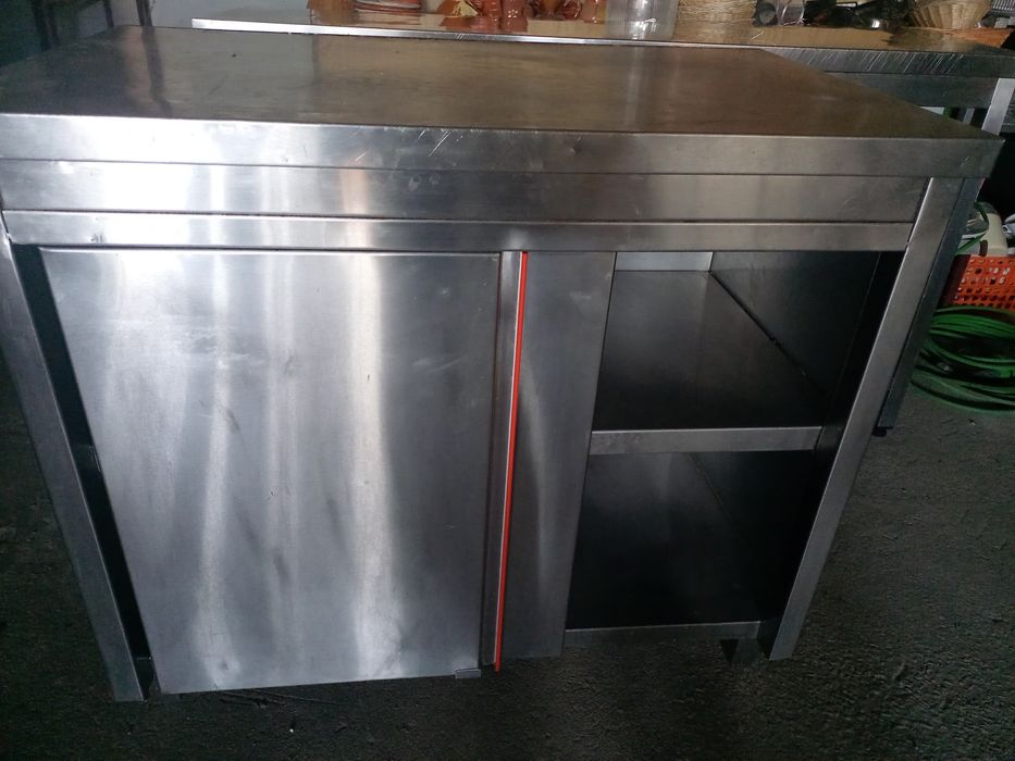 Bancada inox com portas
