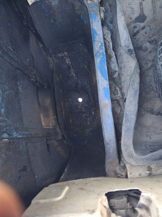 Продам 21 06 . В хорошому .
Шепче.мост не воє машинка не