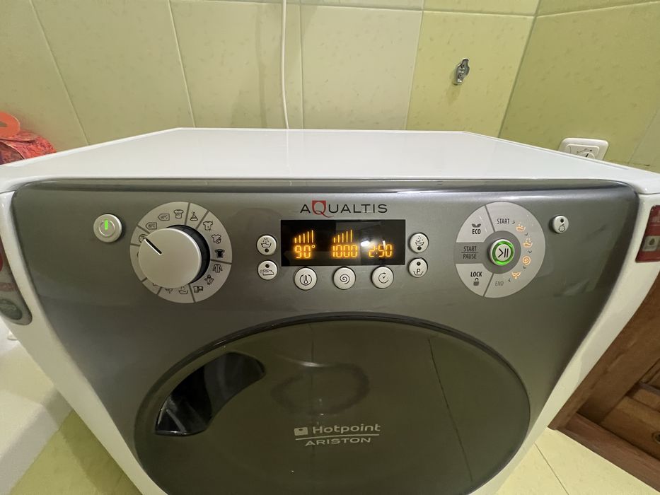 Пральна машина Hotpoint Ariston AQUALTIS AQS73F