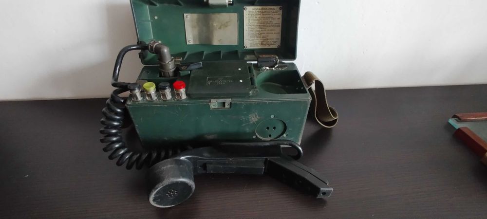 Aparat telefoniczny telefon polowy  AP-82/MB-CB