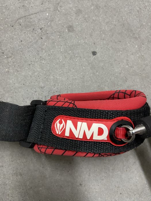 Leash NMD Bodyboard – Bíceps – Preto/Vermelho