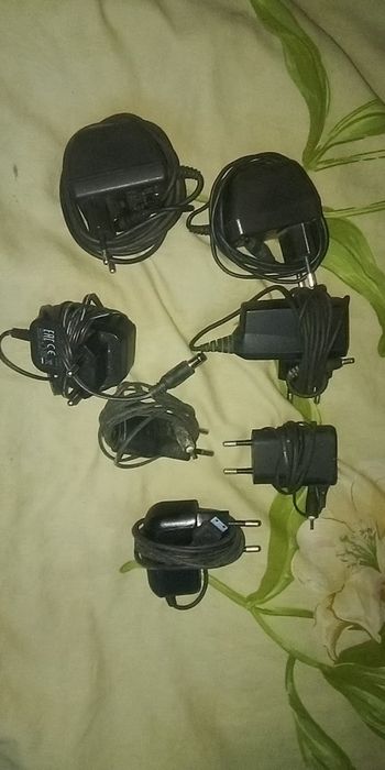 Продам зарядки до телефонів