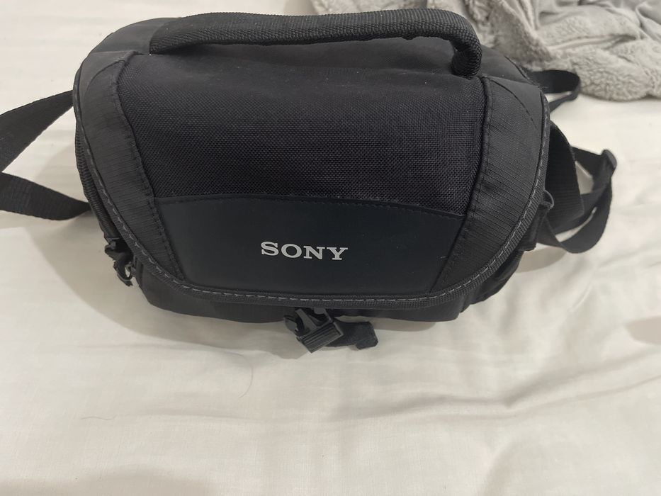 sony a6400 Mirrorless Interchangeable Lens Camera 18-135mm Lens (Black)