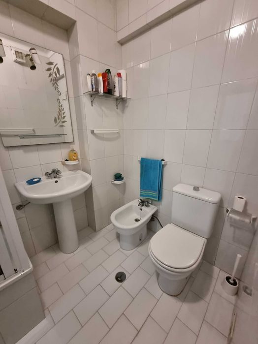 Arrenda-se T3 127 m2 2 WC garagem Sto. António Cavaleiros Loures