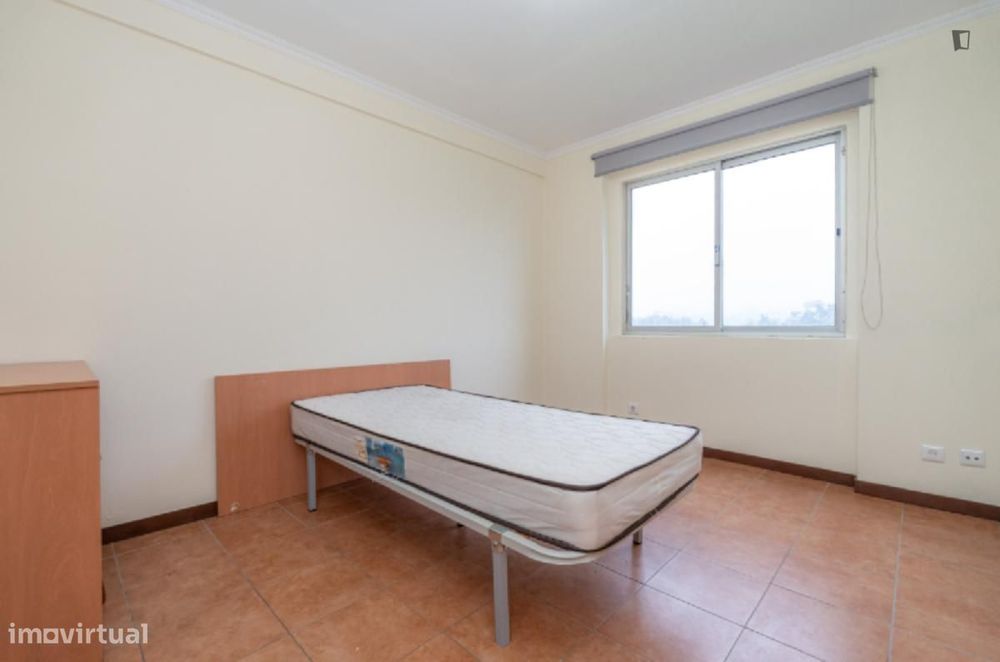 Quarto - localizado em São Martinho de Bispo Coimbra