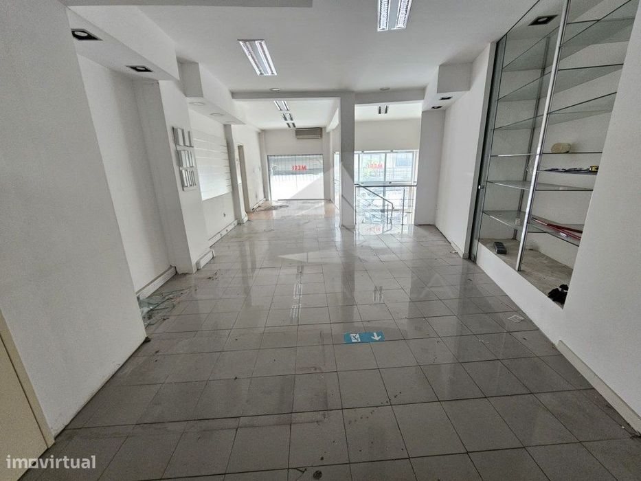 Loja - Espaço Comercial Fanzeres Gondomar