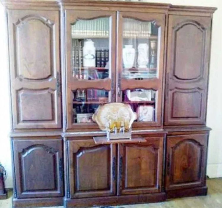 Móvel Simples em Carvalho Maravilhoso