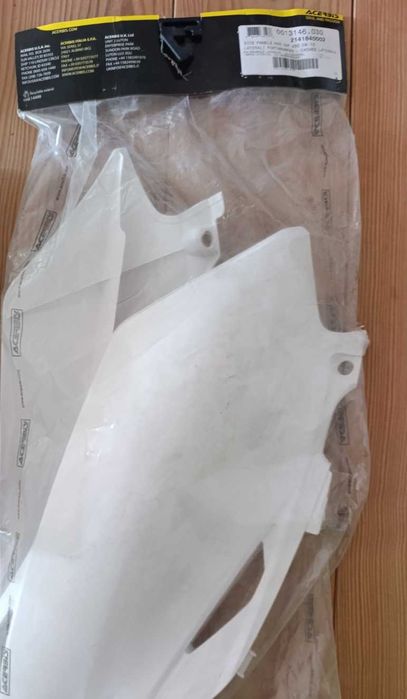 Plásticos e Peças Motas Clássicas (Novo NOS) Honda, Yamaha, Kawasaki, Suzuki, UFO, Maier,..