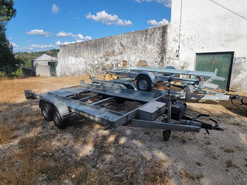 Reboque Porta carros 2000kg / 2700kg Basculante / Calhas Perfuradas