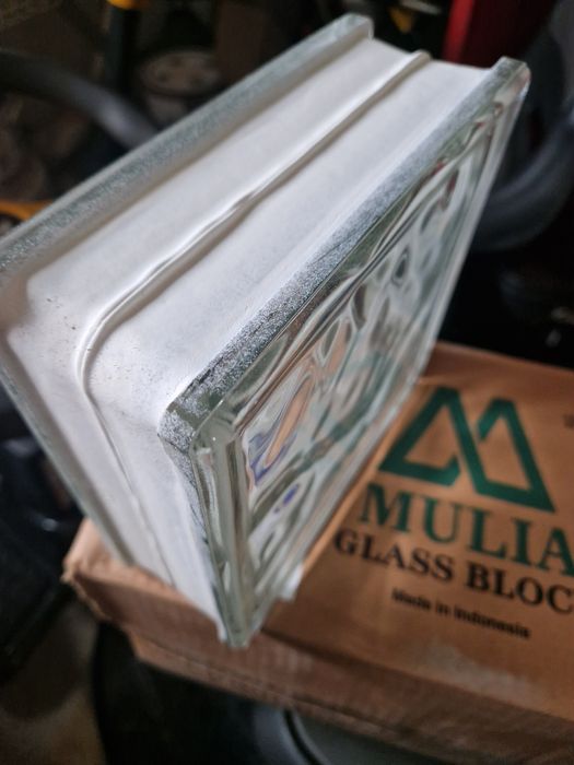 Pustak  szklany  nowy