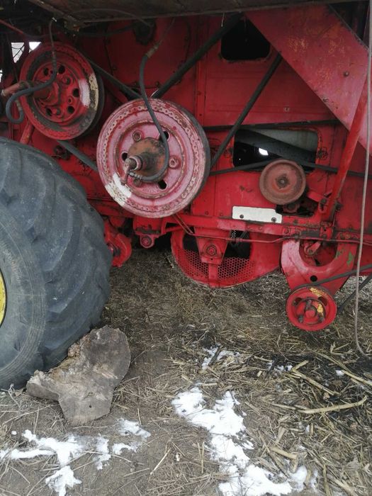 Продам Комбайн Нива