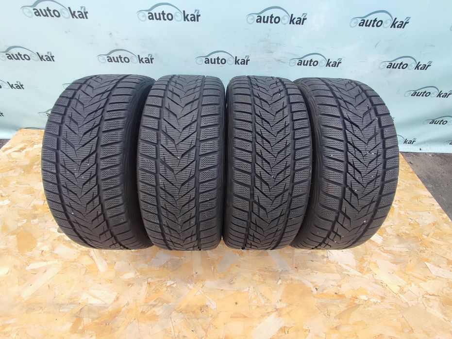 шини зимові 225/45R17 Vredestein