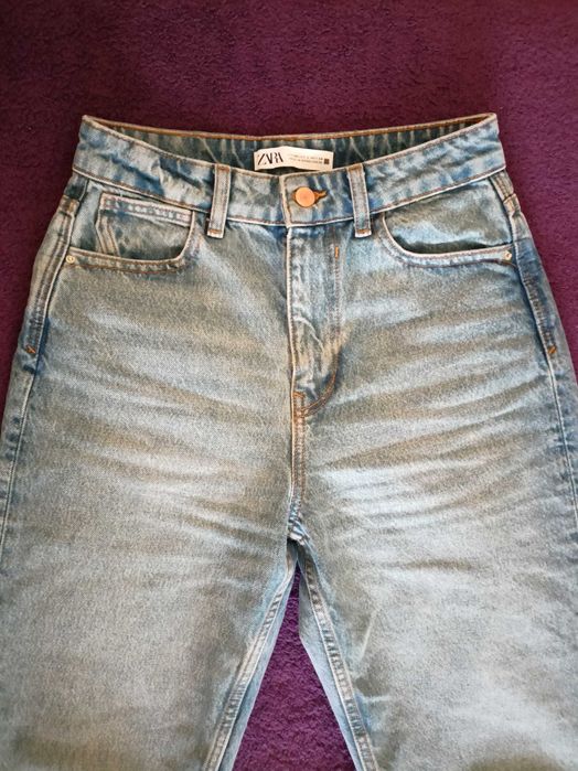 Spodnie mom jeans firmy Zara