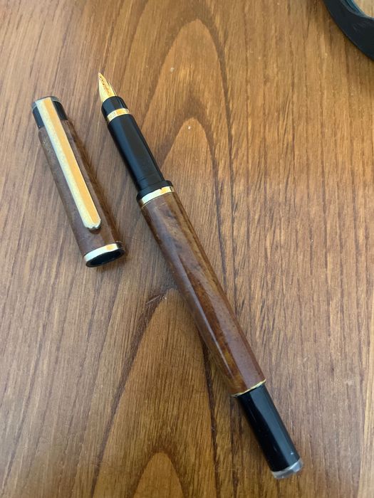 Caneta de aparo Lecce, tinta permanente.