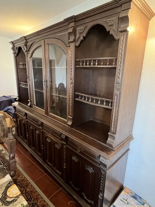 Movel louceiro de sala em madeira