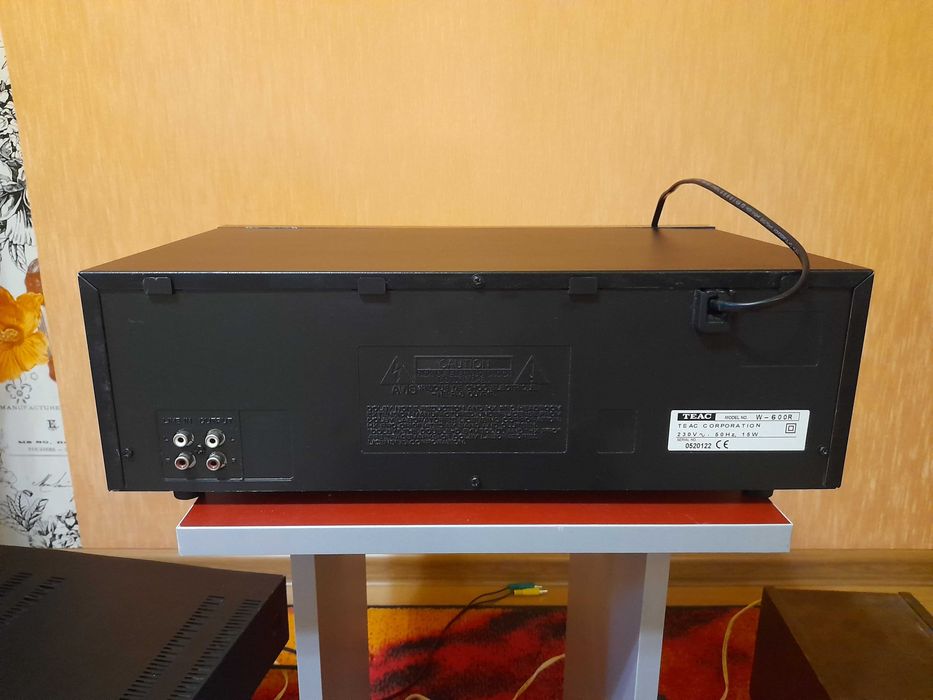 Teac w-600r дека