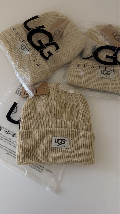 Шапки UGG нові по мінімальній ціні