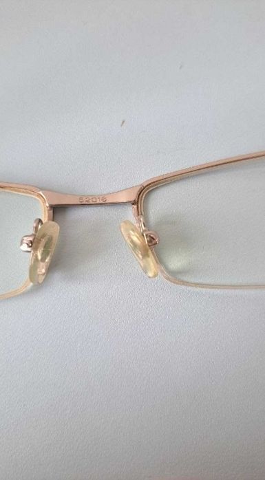 Продам оправу vogue