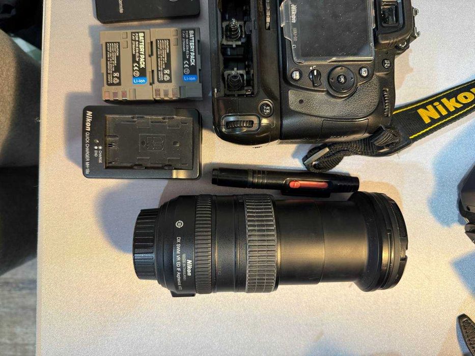 Nikon D90 з PRO сумкою, доп аккумулятором, спалах зовнішній 2 шт