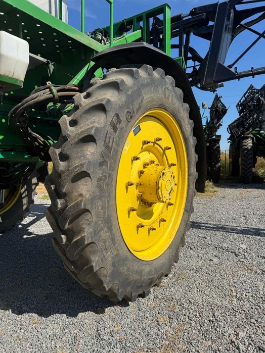 самохідний обприскувач John deere 4930