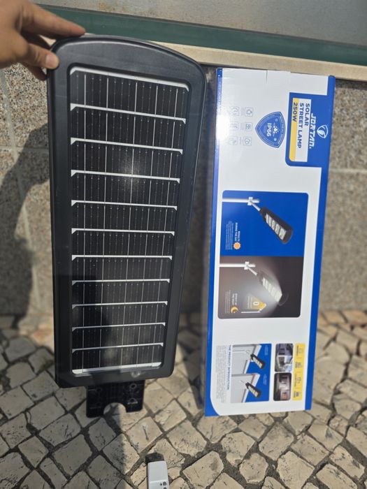 Holofote luz solar com sensor 250 led e comando novo