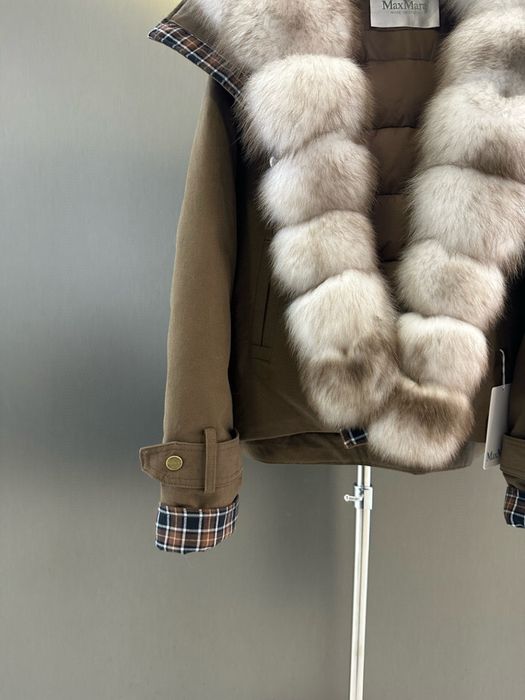 Куртка, парка з натуральним хутром (с натуральныим мехом) MaxMara