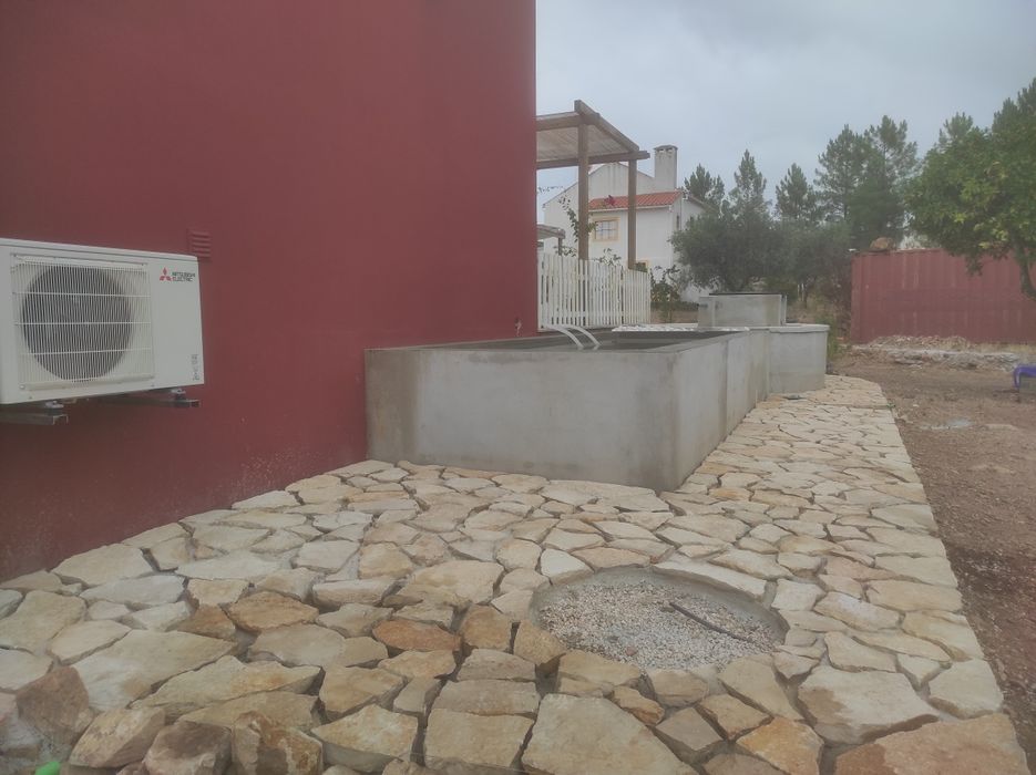 Serviços de remodelações e limpeza de terrenos