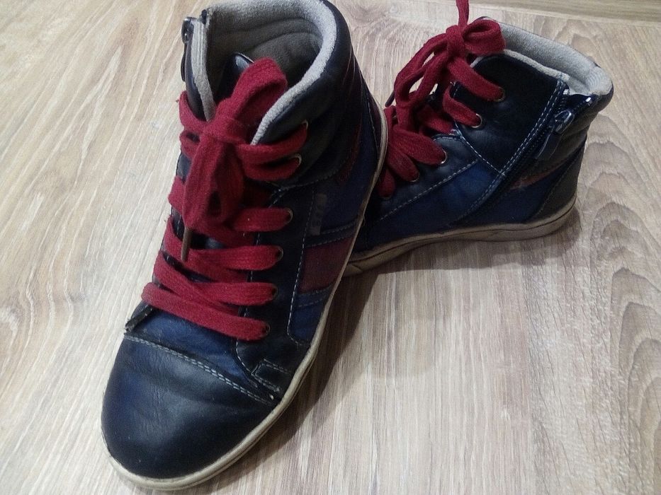 Кросівки, красовки, черевики осінні