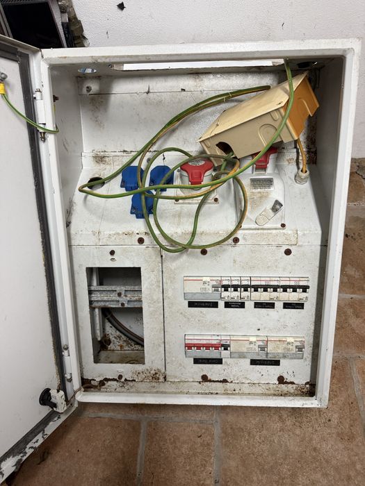 Quadro eletrico usado