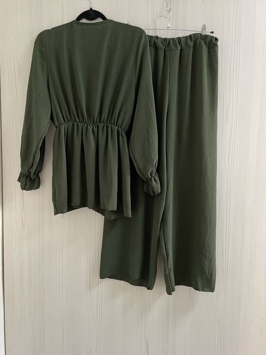 Шикарний костюм Італія L