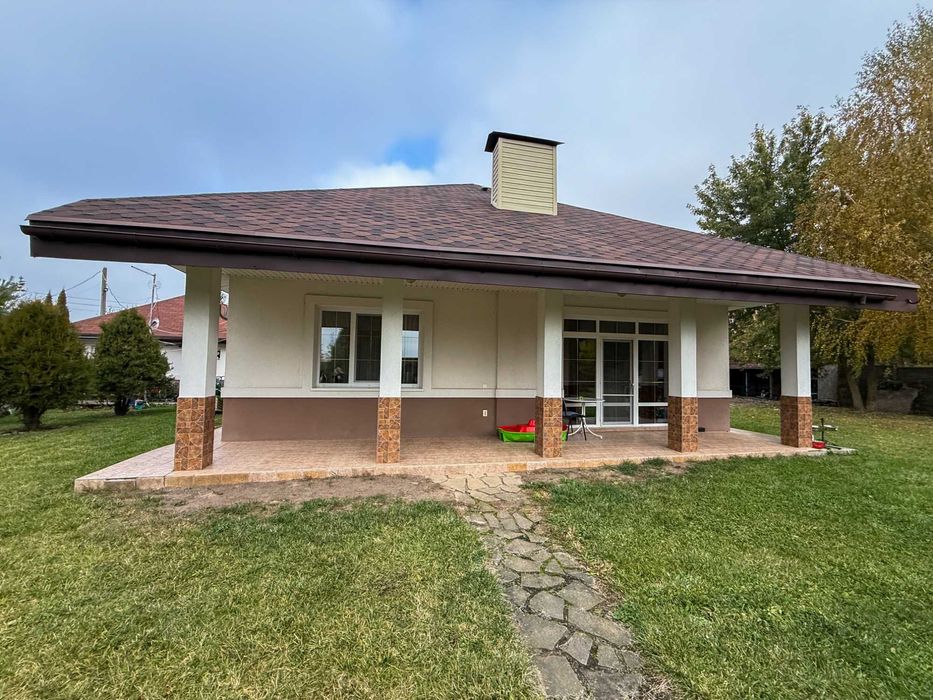 Продам чудовий будинок в Боянівці, всього 15 км від Рівного.