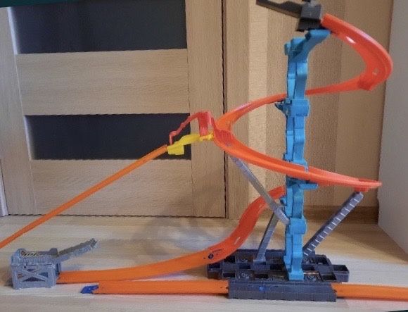 Hot wheels трек дорога гірка динозавр бочка ракетна установка