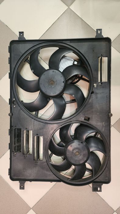 Вентилятор охолодження радіатора Land Rover Discovery sport l550