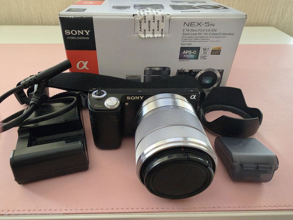 Компактна беззеркальна цифрова камера Sony NEX-5N (kit)