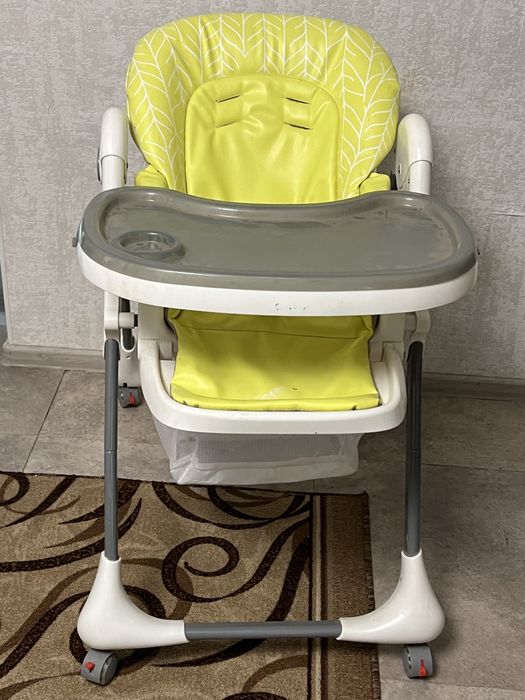 Годувальний столик