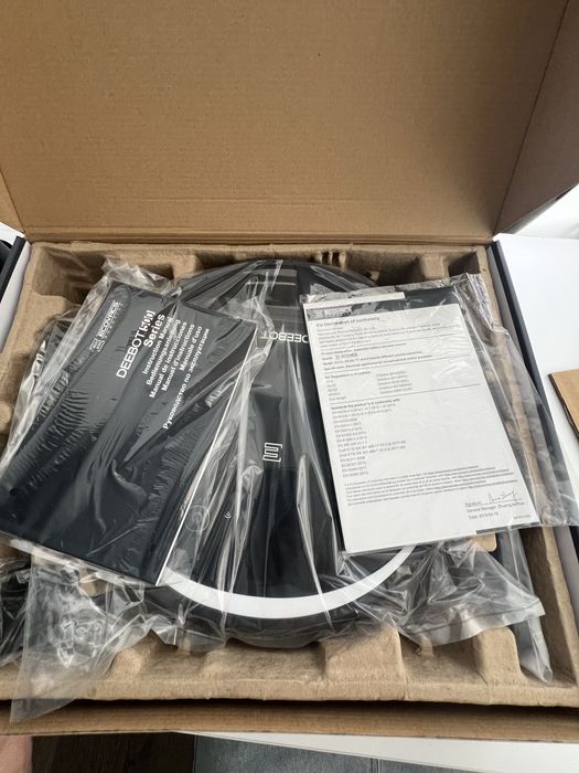 Робот пелосос deebot500