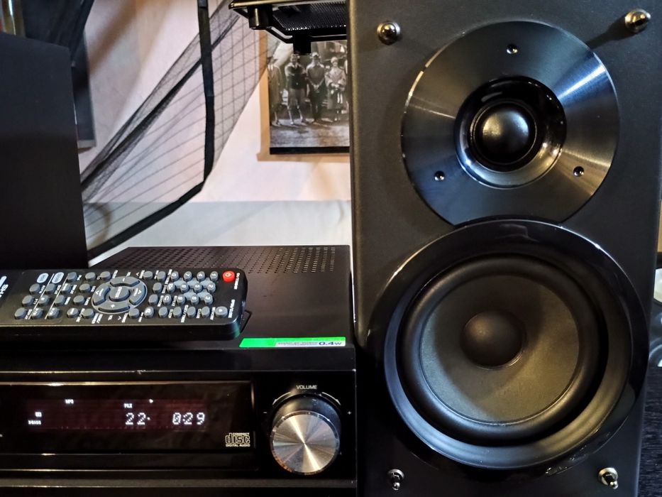 Музыкальный центр  SHARP HI-FI XL-HF 201  .