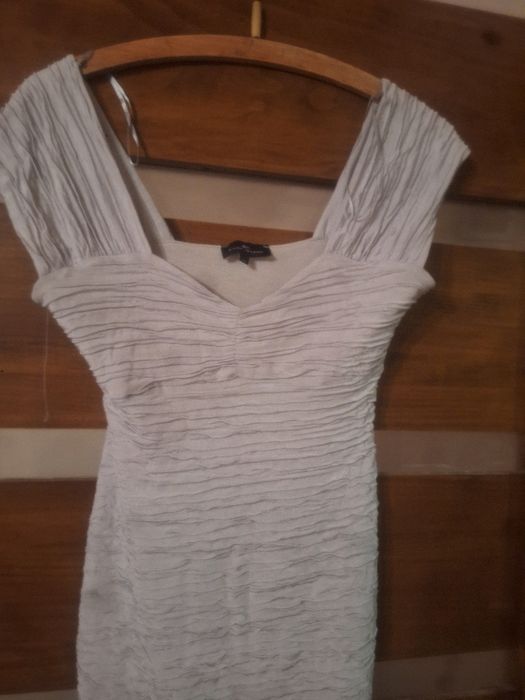 Sukienka River Island rozm.M rtan bardzo dobry.