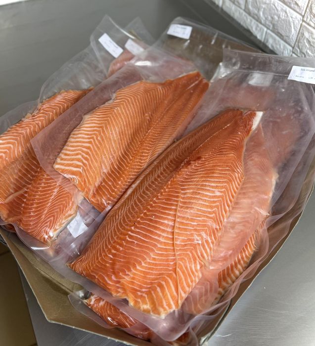 Мясо краба,клешни краба,черная икра,красная икра,лосось,печень щуки