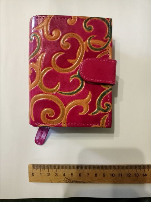 Кошельки женские кожаные разные