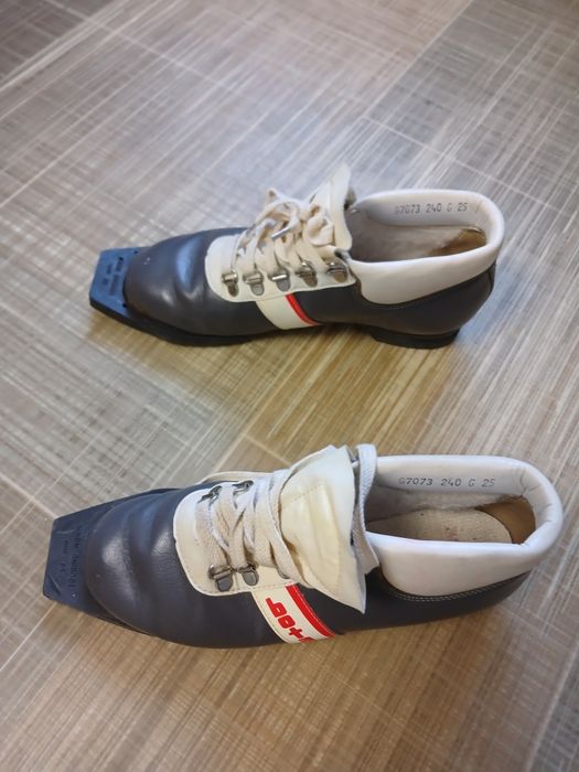 Продам ботинки з кріпленням